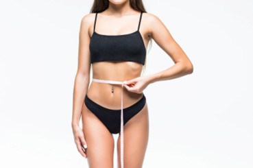 Mujer con cirugía de remodelación costal